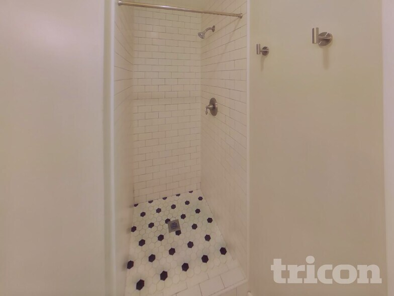 Building Photo - 2990 Pickering Pl NE