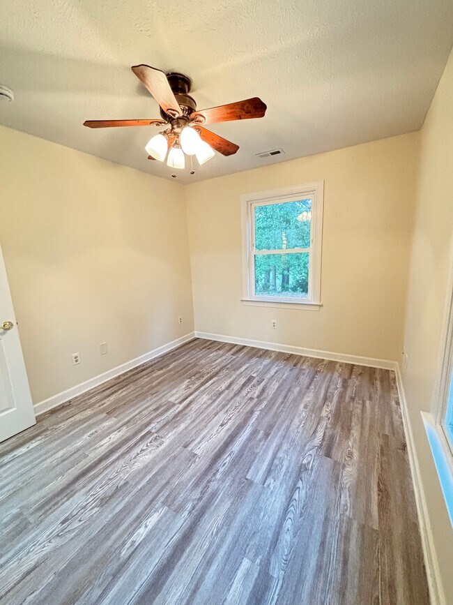 Building Photo - 10399 Hope Cir