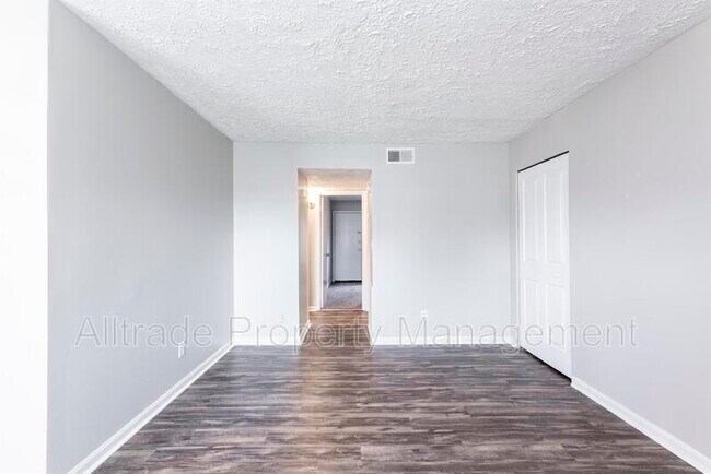 Building Photo - 4909 Cawood Dr