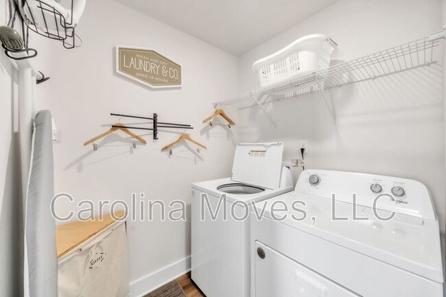 Building Photo - 860 Pleasant Fls Dr