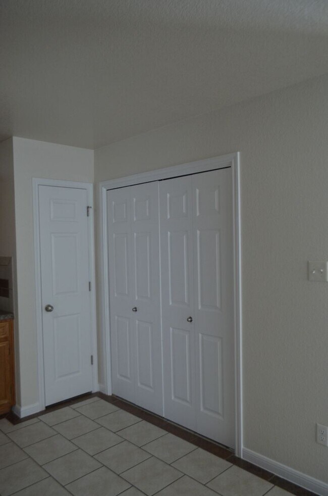 Building Photo - 2918 Starlight Dr