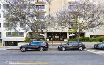 Building Photo - 727 S Ardmore Ave