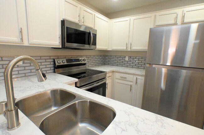 Building Photo - 2968 Juniper Hills Blvd