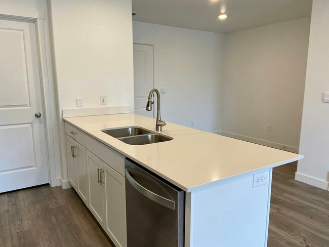 Building Photo - 3933 Orinda Dr