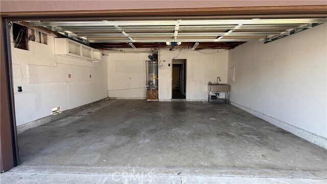 Building Photo - 10275 Banyan St