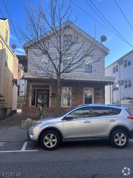 Building Photo - 527 38th St