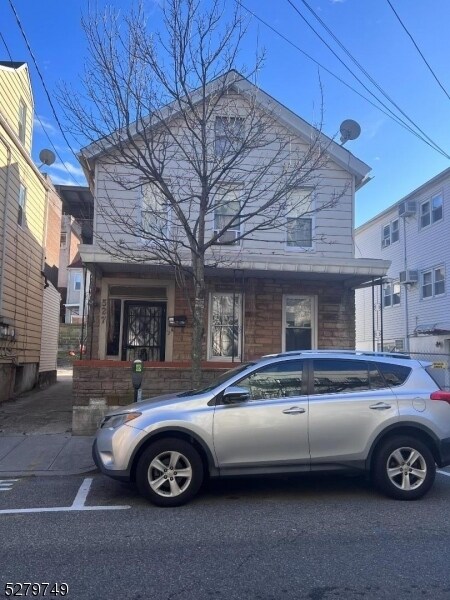 Primary Photo - 527 38th St