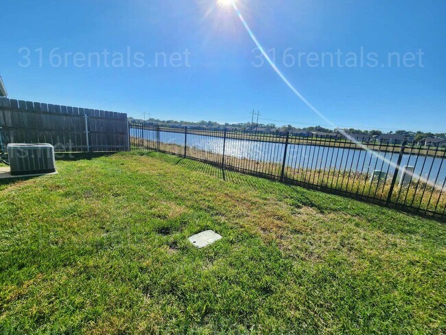 Building Photo - 1809 E 69th Ct N
