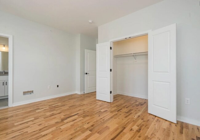 Building Photo - 2534 Alter St