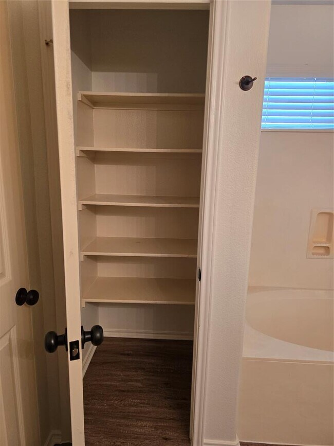 Building Photo - 11909 Big Sky Dr