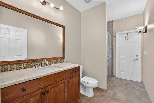 Building Photo - 8933 Alexandra Cir