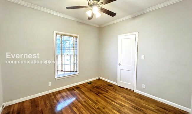 Building Photo - 2-Bedroom Home with Fenced Yard / Pet-Frie...