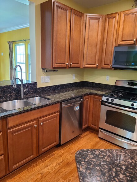 kitchen - 832 Rock Creek Rd