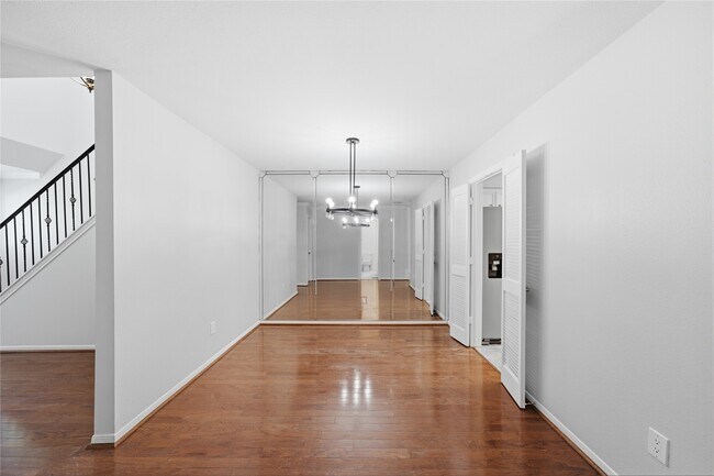 Building Photo - 727 Bunker Hill Rd