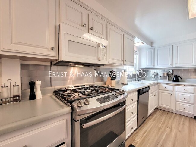 Building Photo - 5632 Hazelbrook Ave