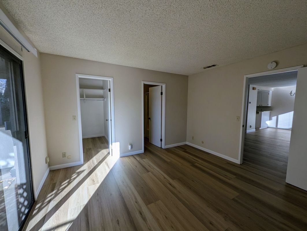 Building Photo - 6091 Montgomery Ct