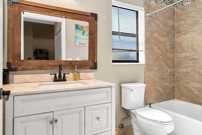 Building Photo - 416 Buttonwood Pl