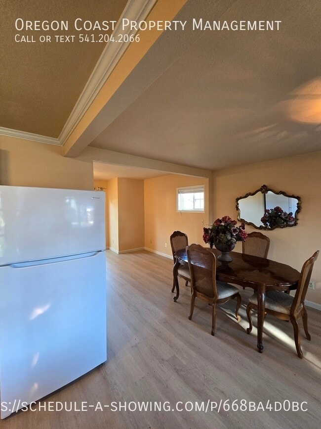 Building Photo - 1441 NW 20th St