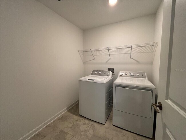 Building Photo - 11157 Lore Wy