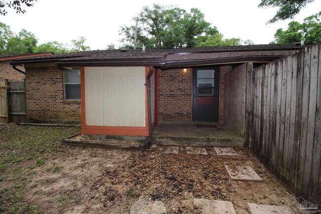 Building Photo - 907 N 77th Ave