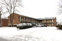 Building Photo - 4804-4806 Saddlebrook Ln