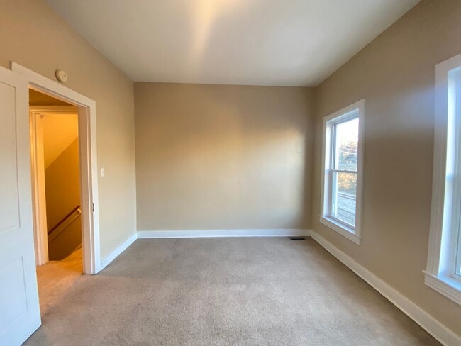 Building Photo - Charming 3 Bedroom, 1 Bath Home in York, Pa!