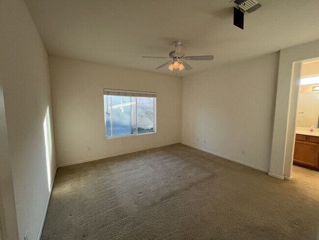 Building Photo - Residential 3 bed 2 bath in Elk grove