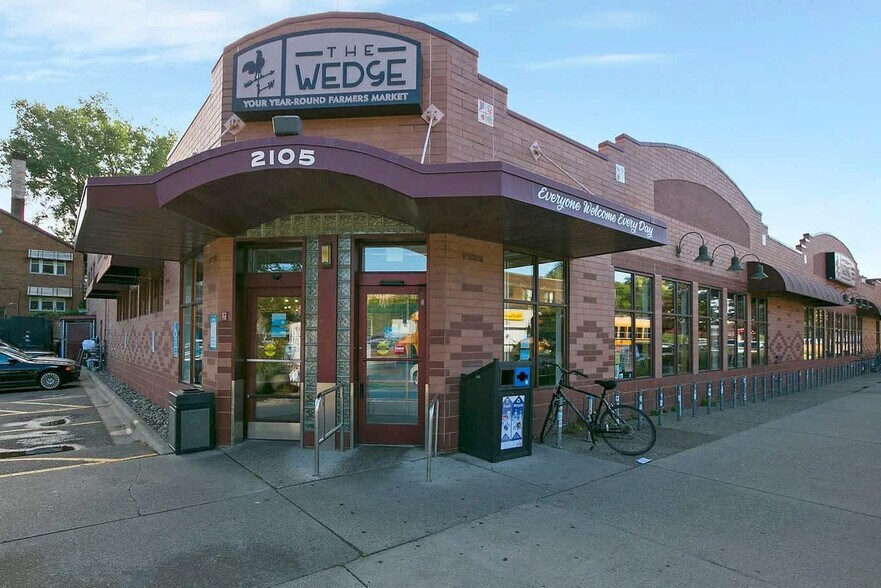 Building Photo - 2424 Lyndale Ave S