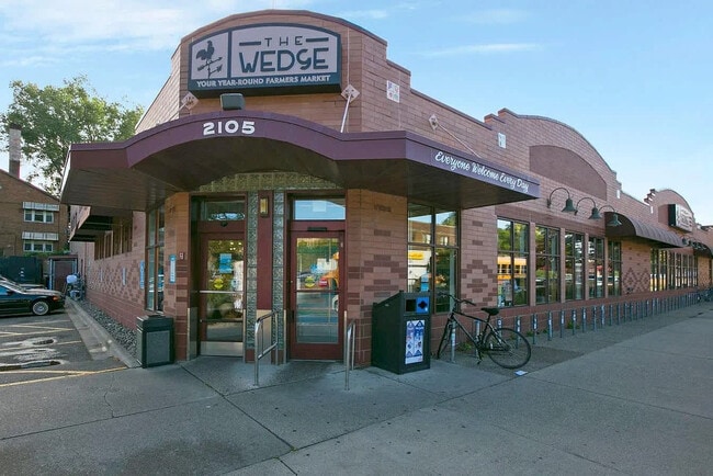 Building Photo - 2424 Lyndale Ave S