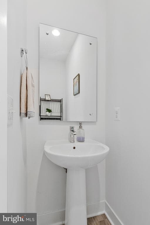 Building Photo - 40 Mural Walk NE