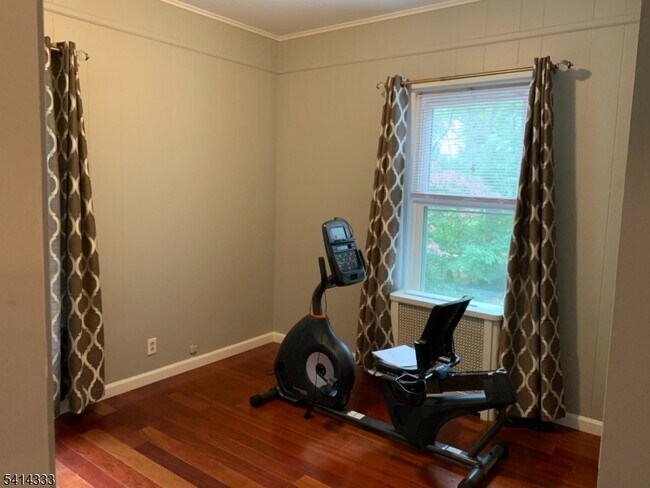 Building Photo - 36 Burnet St