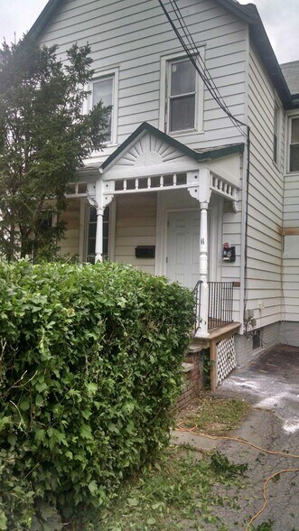 Building Photo - 11 Fairview Ave