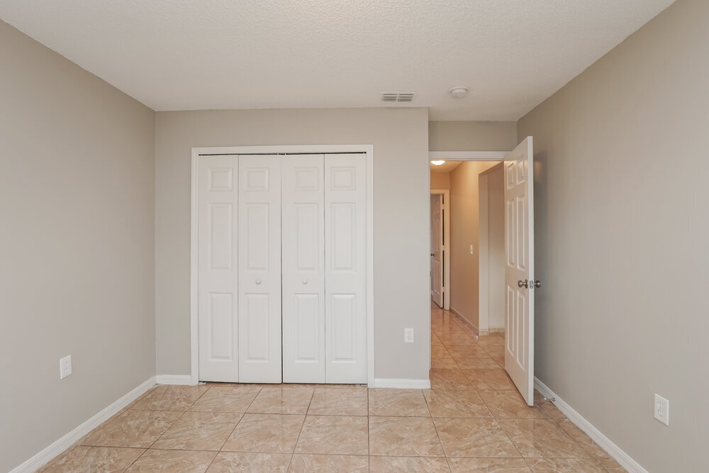 Building Photo - 979 Gascony Ct