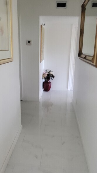 Building Photo - 3575 S Ocean Blvd