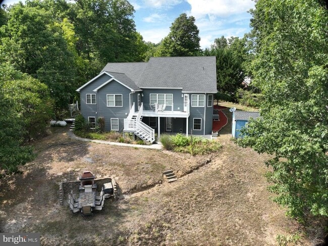 Building Photo - 202 Lakeside Loop