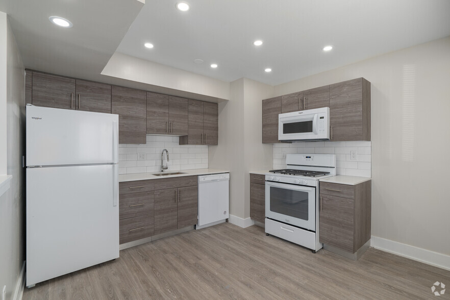 1BR, 1BA - 665SF Kitchen - Westfield Apartments