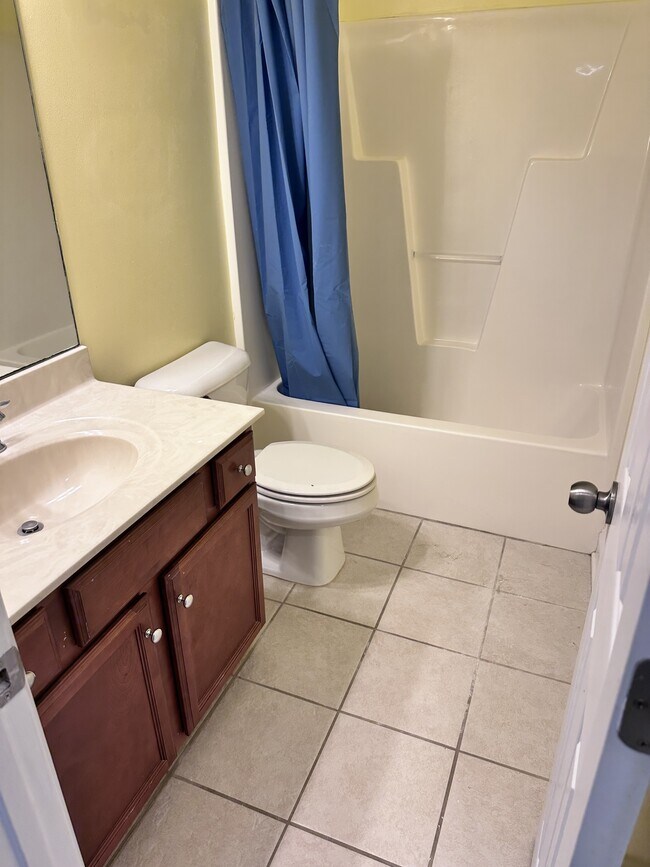 Building Photo - 114 Hills Lorough Loop