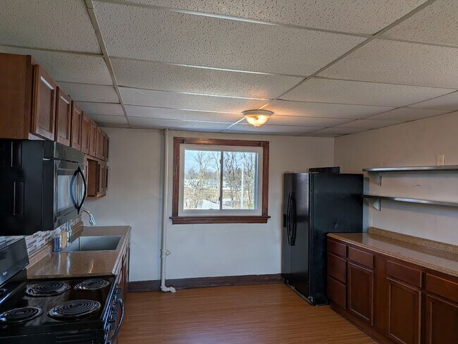 Building Photo - 158 E Maumee Ave