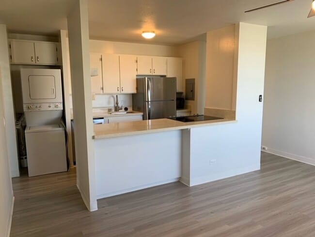 Building Photo - Salt Lake Area - Lakeside West building - 1 bedroom, 1 bath unit w/1 parking - Avail now