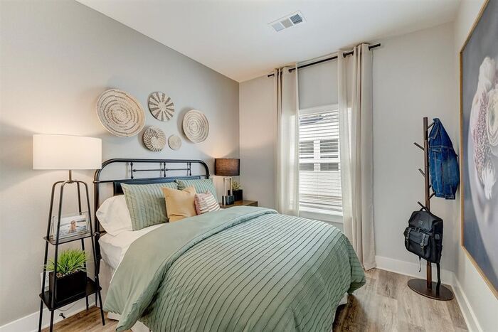 Building Photo - 4709 Tiberius Dr