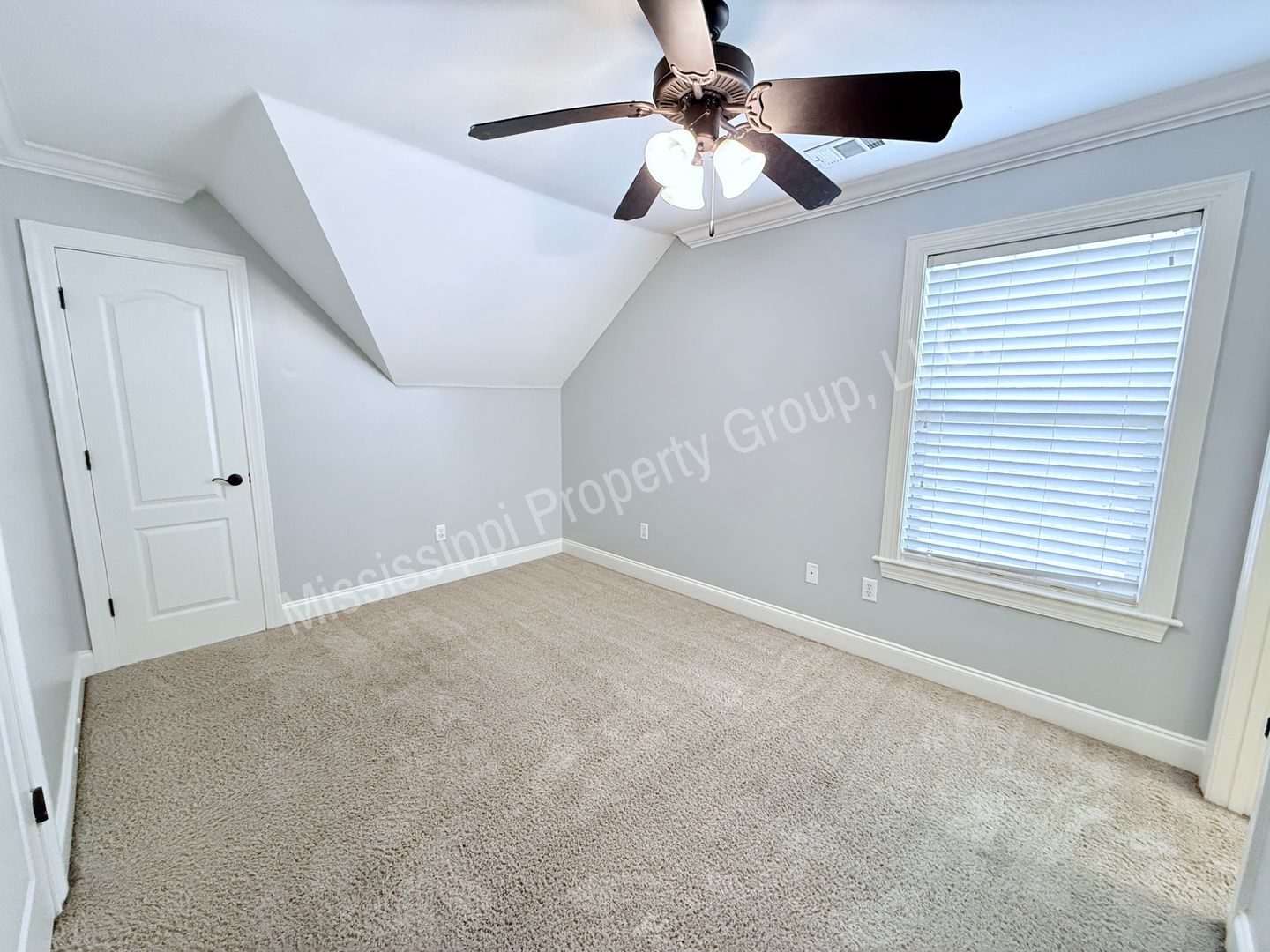 Building Photo - 131 Falls Grove Drive