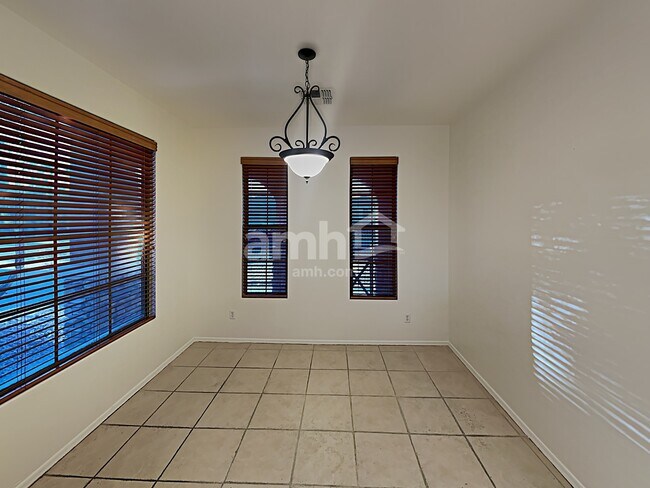 Building Photo - 3638 E Janelle Way