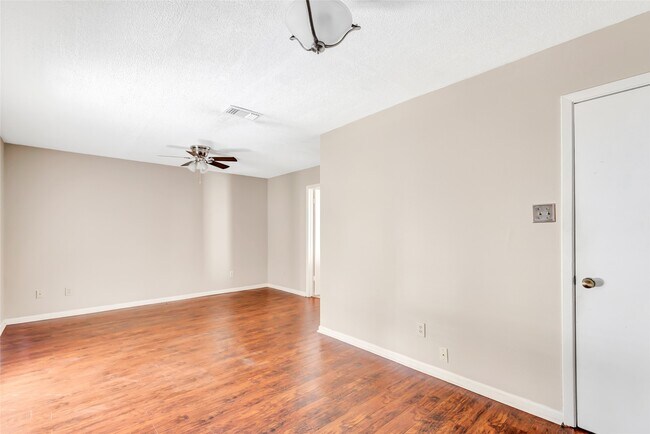 Building Photo - 7214 Dogwood Trail Dr