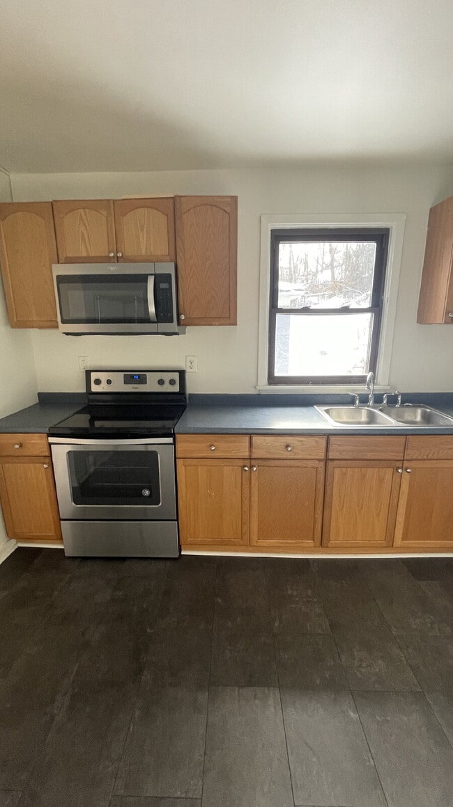 Building Photo - Spacious 3-Bedroom in Bellevue – Minutes from Downtown Pittsburgh!