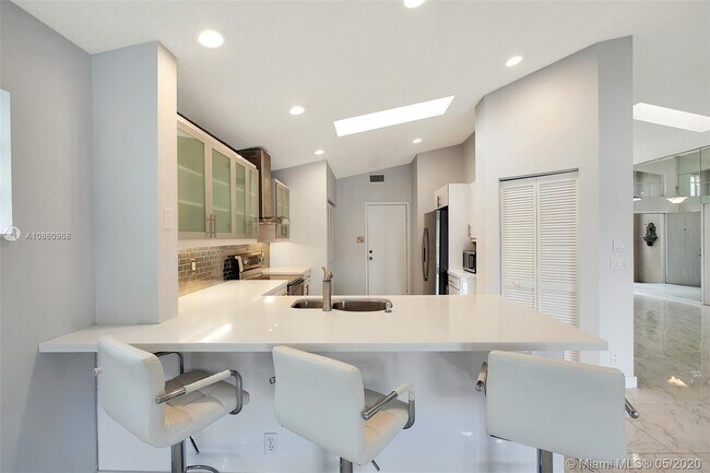 Building Photo - 9601 Harbour Lake Cir