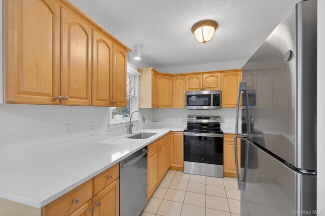 Building Photo - 180 Heritage