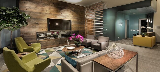 Building Photo - New Townhouse 3 bed 3.5 bath In South San ...
