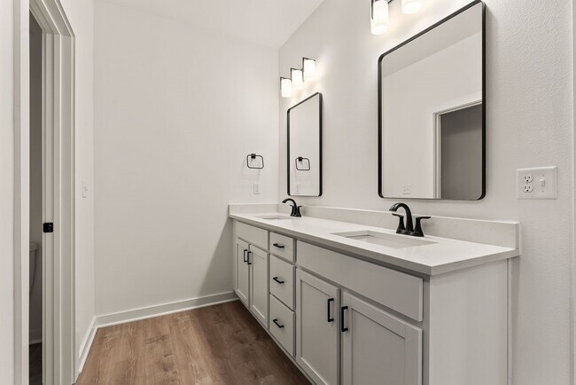 Building Photo - 18 Dumfries Ln