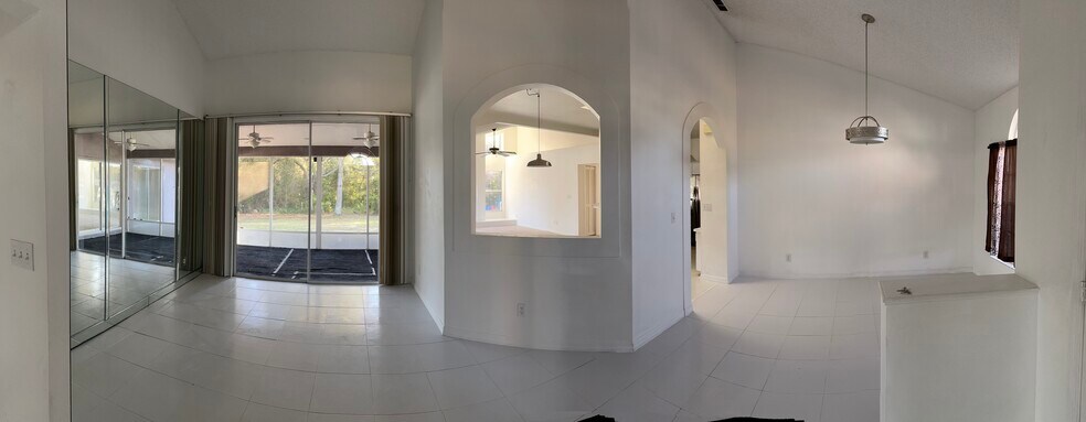 Building Photo - 5749 Cactus Cir