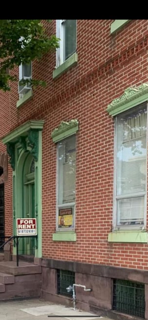 Building Photo - 1047 Penn St